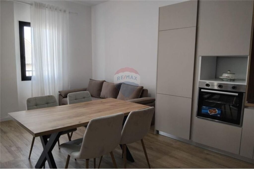 Apartament 1+1 me Qera – Rruga Dhimitër Konomi, Vlorë