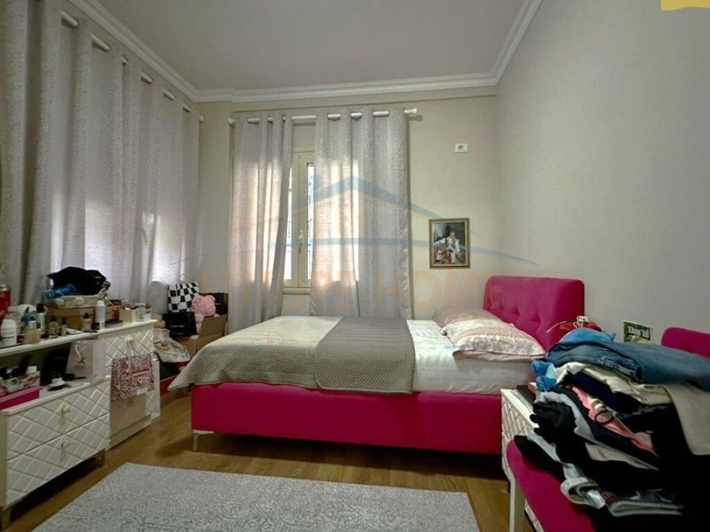Shitet, Apartament 3+1+2, Liqeni i Thatë, Tiranë.