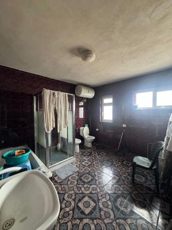 Shitet apartament 2+1 ,Ish parku autobuzave