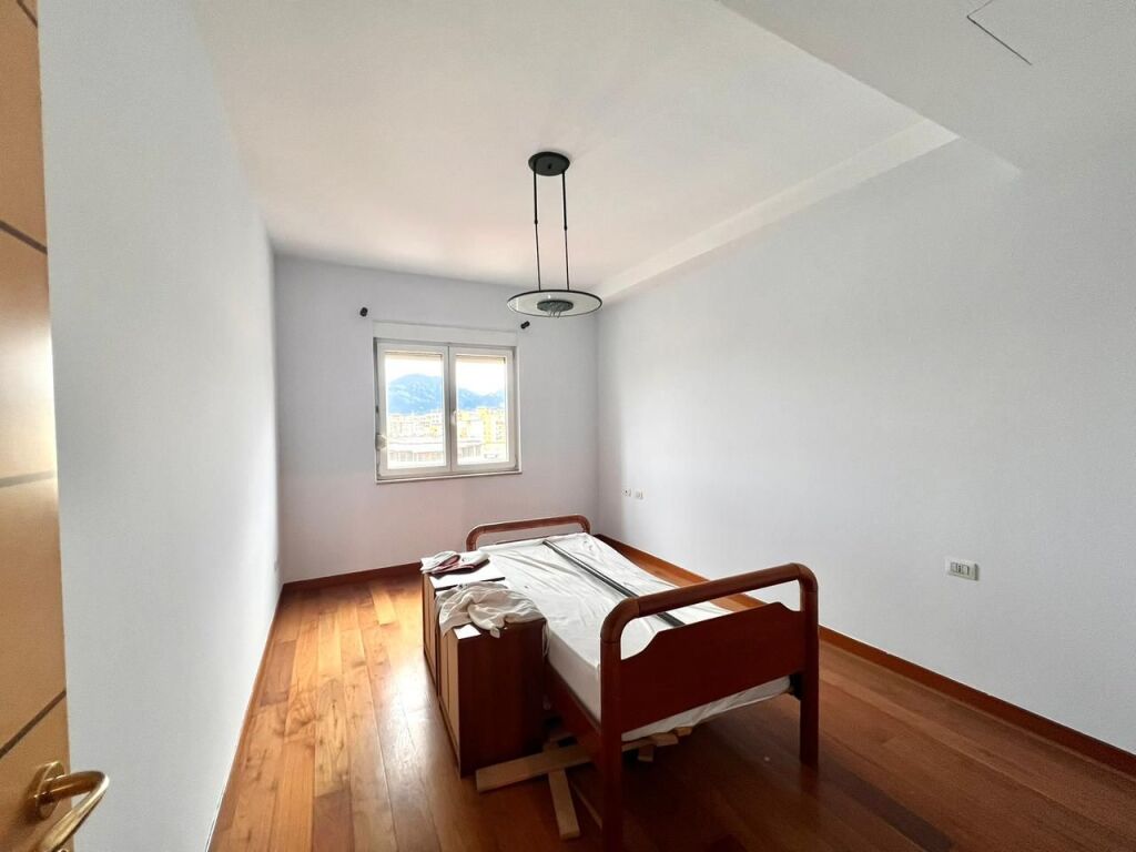 Me Qera: Duplex &amp; Verande Gjigande + 2 P. Parkimi 📍Rr. Elbasanit - Mulliri || 4500€/muaj