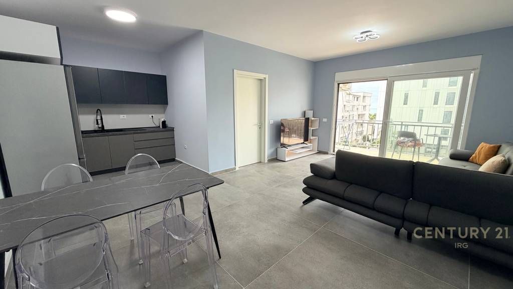 SHITET APARTAMENT 2+1 NE QERRET TEK ''HOTEL SUPREME'' !