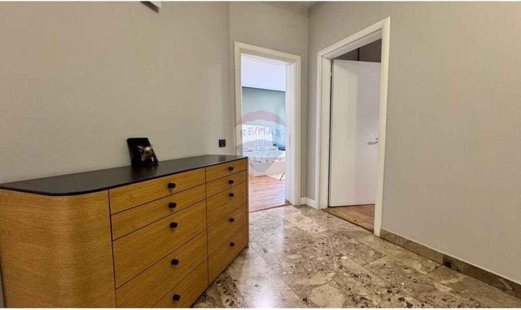 Apartament 3+1 me qira te 5 Maji