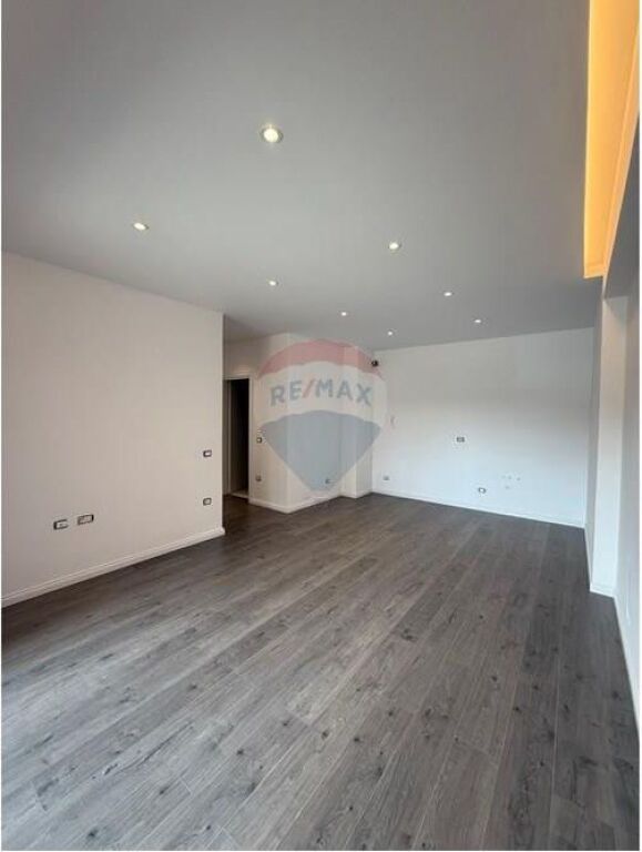 Shiten dy apartamente (1+1) Kompleksi Oasis Fusha e Aviacionit