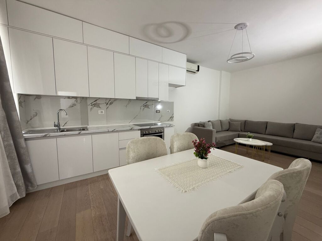 Affittiamo appartamento 1+1 presso lo Zoo Complesso Mateo