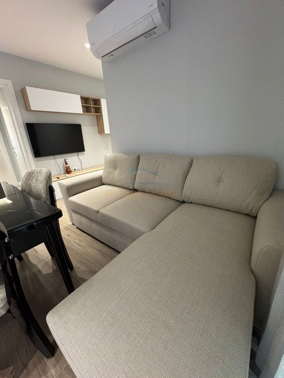Qera, Apartament 2+1+Post Parkimi, Shkolla e Kuqe, Tirane