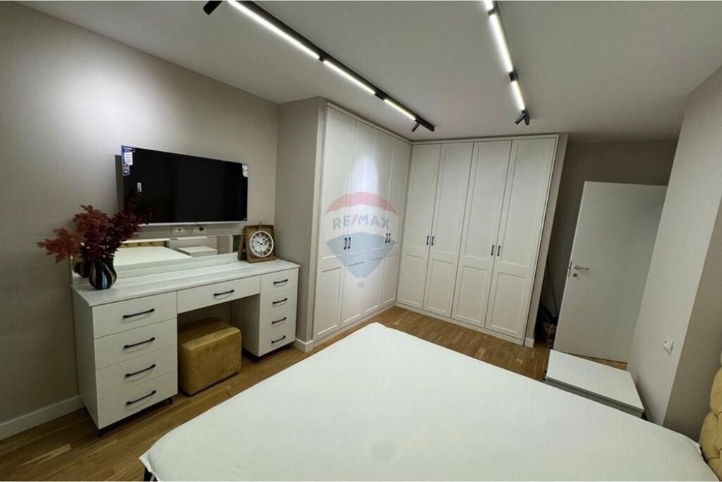 APARTAMENT LUKSOZ 1+1 PER QIRA-KOPSHTI ZOOLOGJIK