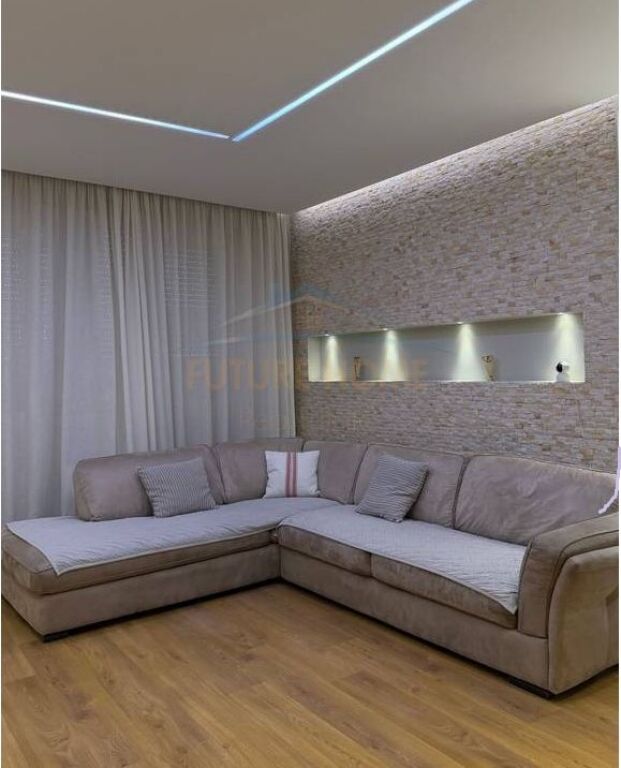 SHITET APARTAMENT 2+1+2 NE QENDER