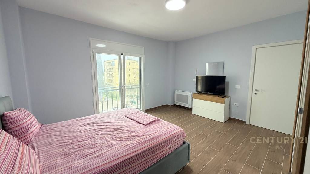 SHITET APARTAMENT 2+1 NE QERRET TEK ''HOTEL SUPREME'' !