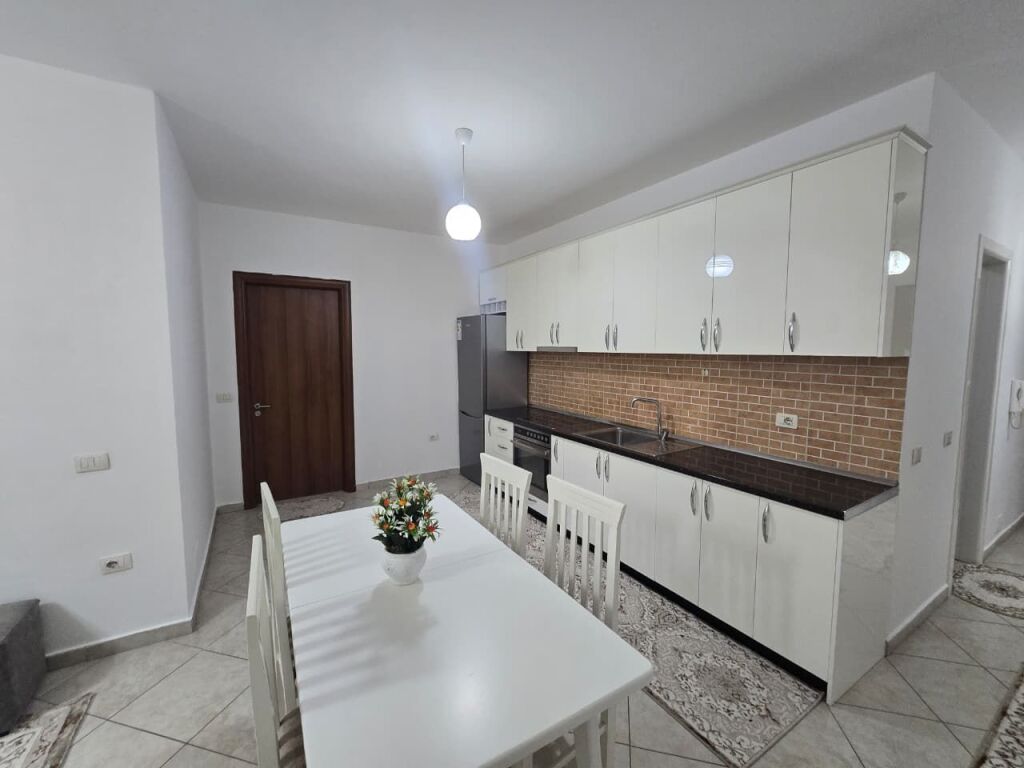 5 Maji Affittasi Appartamento 2+1+2