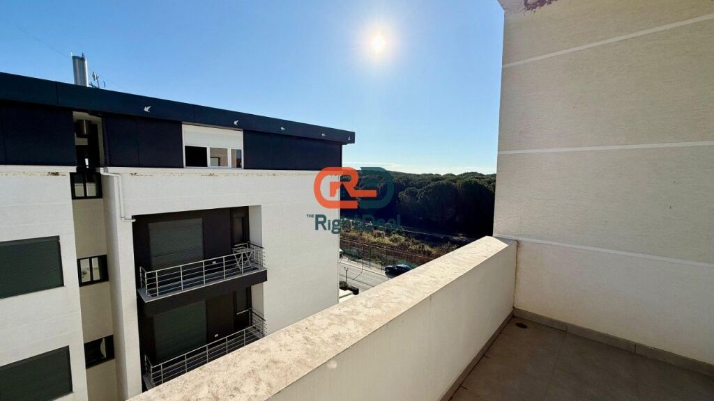 Ne Gjirin E Lalezit, Shitet Super Apartament 2+1 Me Cmim Okazion!!!