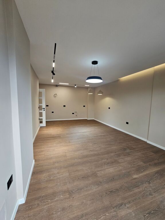 2 + 1 +2 Komuna e Parisit