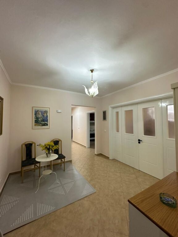 Apartament 2+1 me qira tek Gjykata!