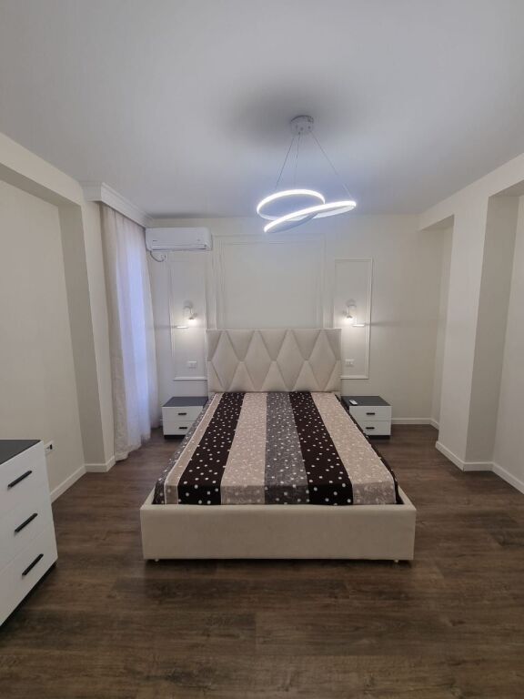 APARTAMENT LUKZOZ PER SHITJE1+1 PRANE QENDRES !