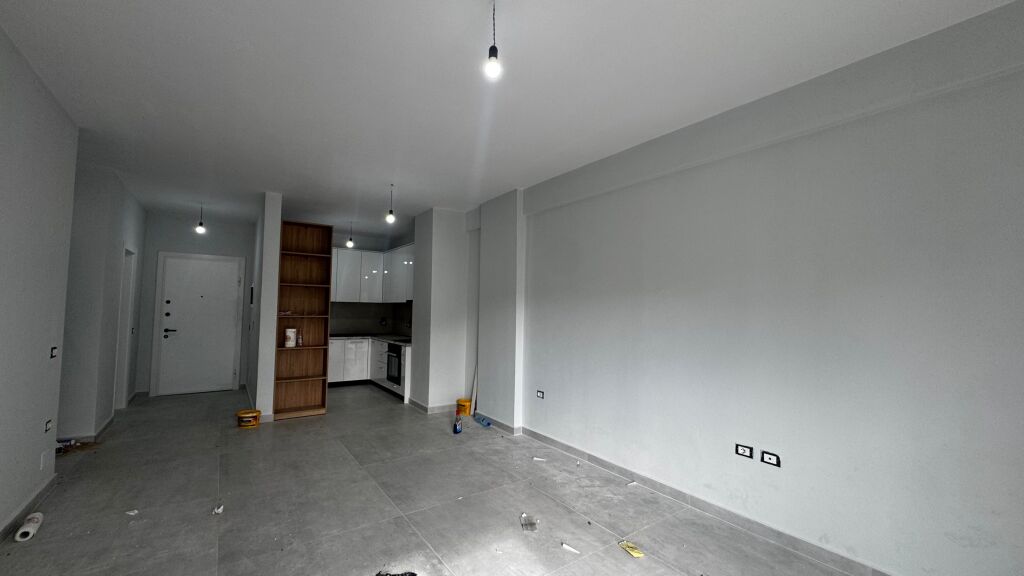 Apartament 2+1+2 me qera tek Report TV 600 mij lek ne muaj