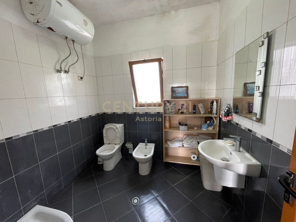 SHITET SHTEPI PRIVATE 2 KATESHE NE ASTIR! 250,000 €