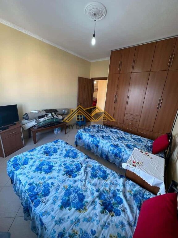 SHITET APARTAMENT 2+1 TEK ZONA E TREGUT INDUSTRIAL!