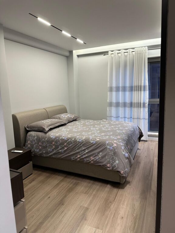 APARTAMENT ME QERA 2+1 PAZARI I RI 800 EURO