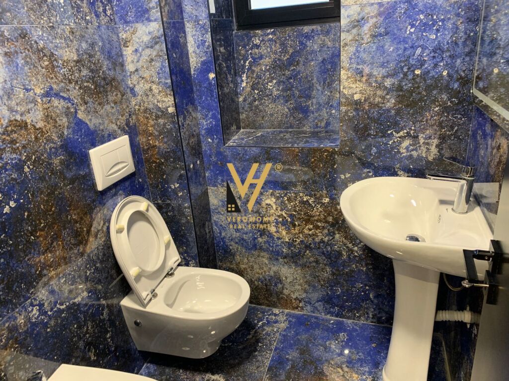 GIVEN SPACE 85 M2 FOR RENT AT DINAMO STADIUM 100,000 LEKE