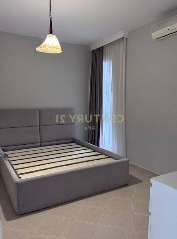 Affittasi 1+1 presso Globe.