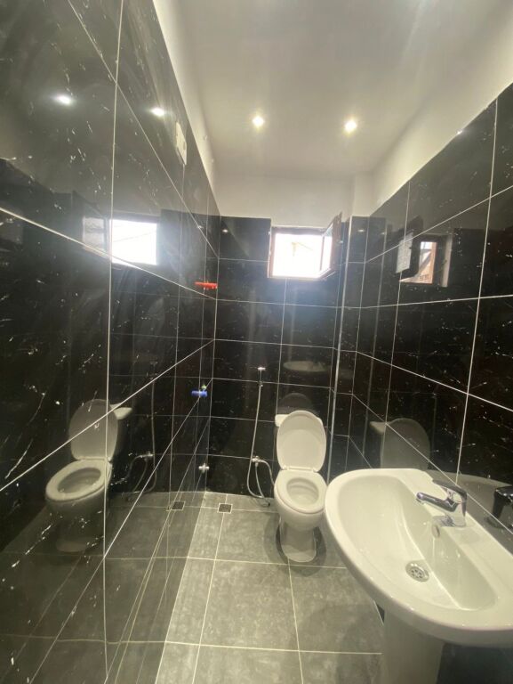 APARTAMENT 2+1+2 PER SHITJE PRANE 21 DHJETORIT