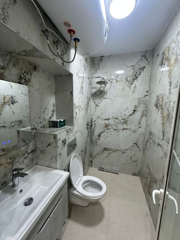 SHITET GARSONJERE 40 M2 STACIONI TRENIT 110.000 EURO