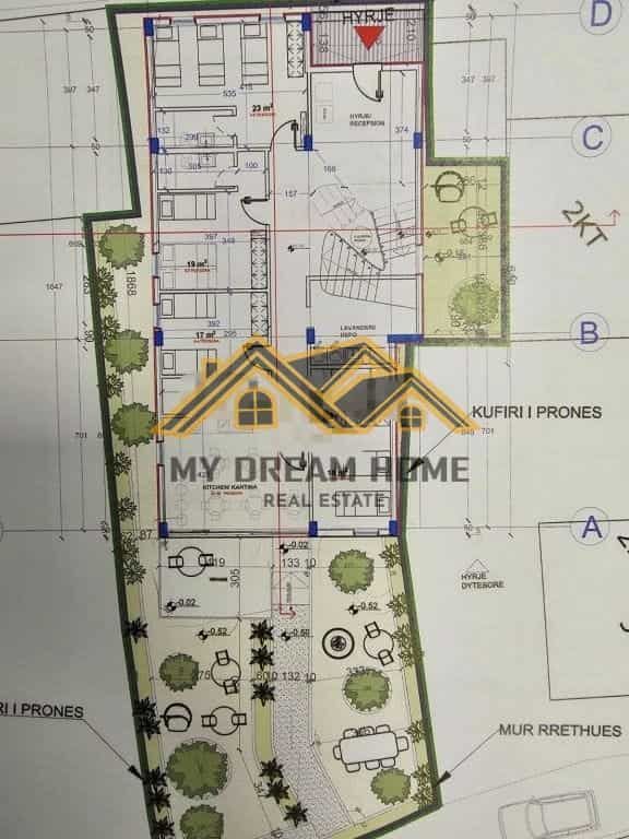 SHITET TRUALL + NDERTESE TEK BULEVARDI KRYESOR!