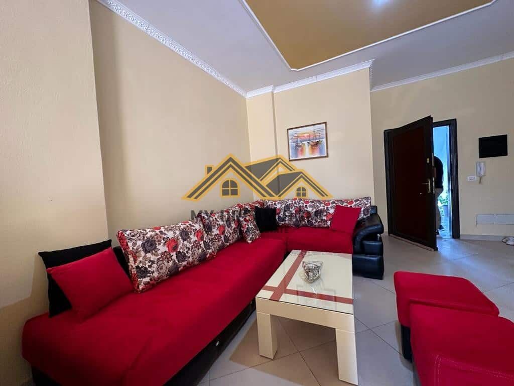 SHITET APARTAMENT 2+1 TEK ZONA E TREGUT INDUSTRIAL!