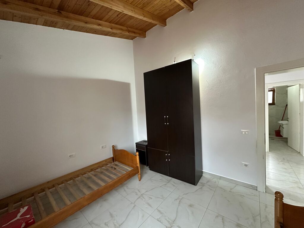 JEPET ME QERA APARTAMENT 2+1 PRANE STADIUMIT DURRES