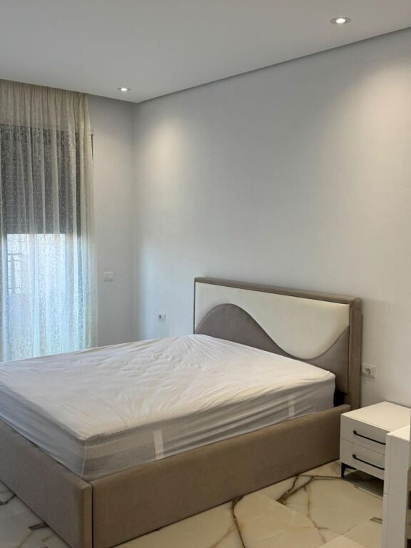 Apartament 1+1+2 Parking per qira tek Liqeni i Thate.