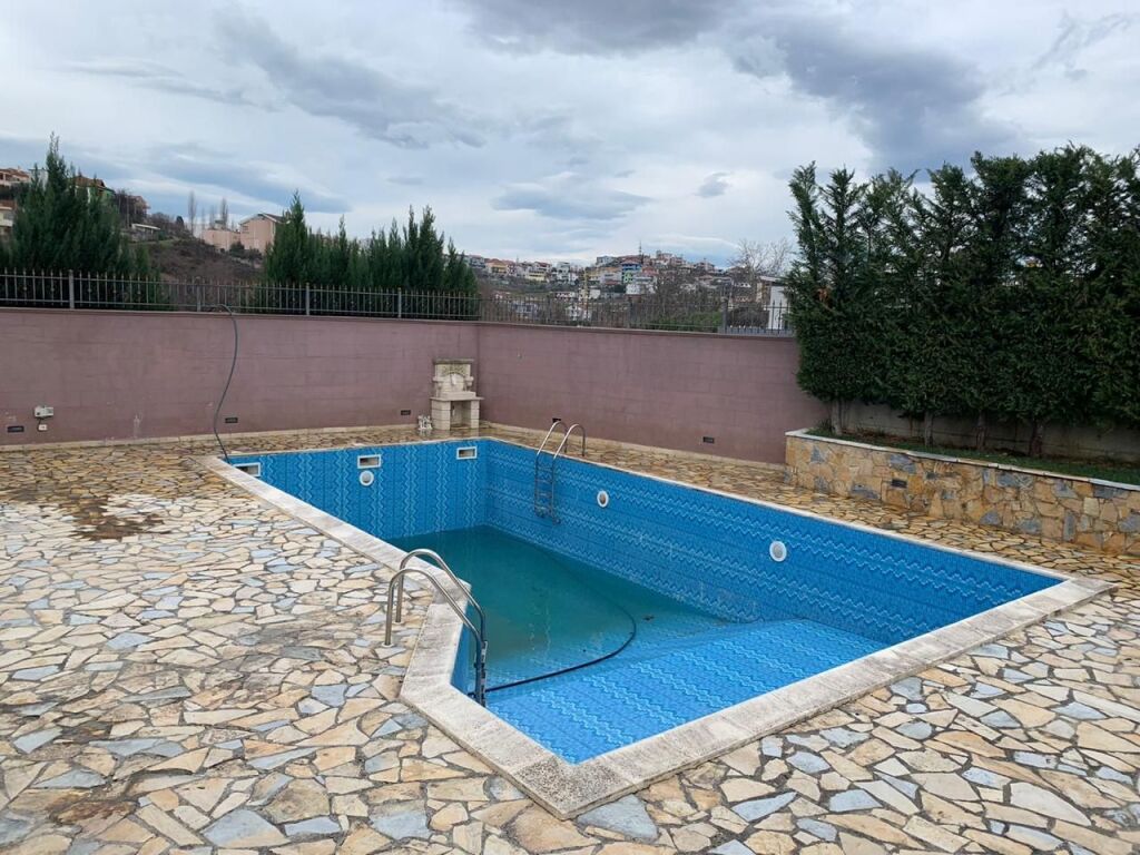 🏡 Vilë per shitje në Farkë