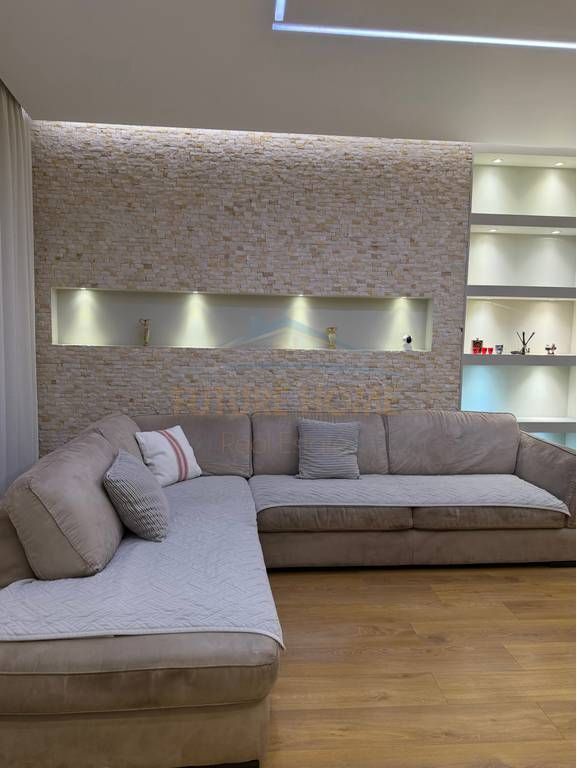 Shitje, Apartament 2+1+2, Qender, Tirane