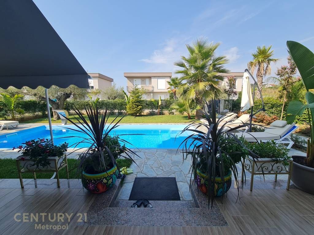 OFFRO IN VENDITA VILLA CON PISCINA NEL GOLFO DI LALZIO-RESIDENZA GALA!
