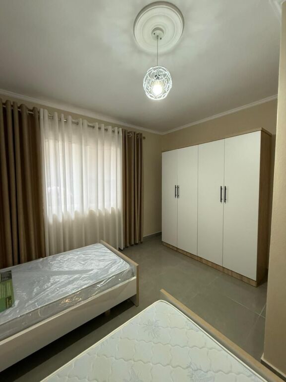 Jepet me Qira Apartament 1+1 ne Laprakë !