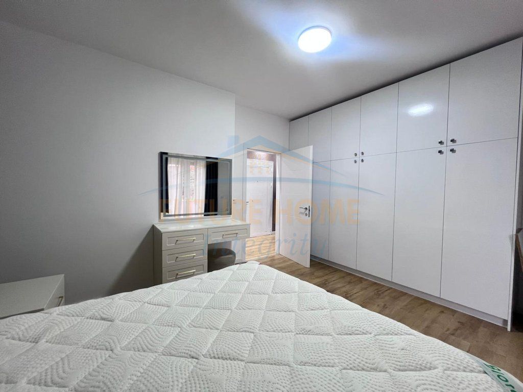 Rent, Apartment 2+1+2+Veranda, Botanical Garden, Tirana.