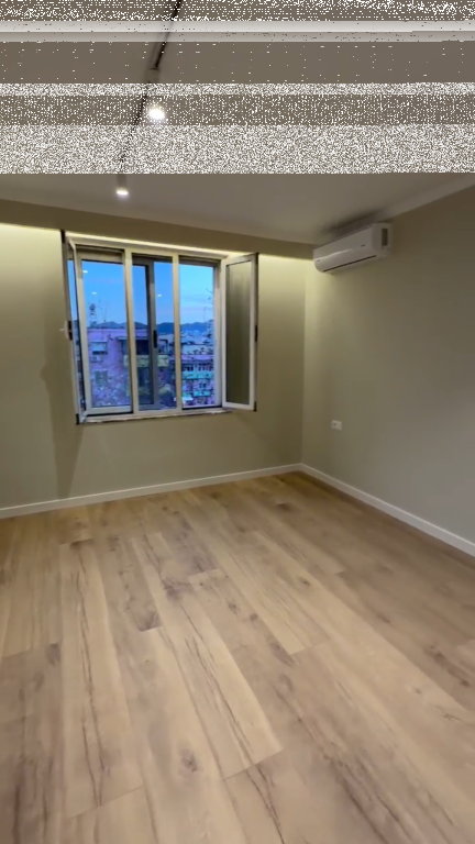 Shitet Apartament 1+1 tek Kryqezimi i 21 Dhjetorit   