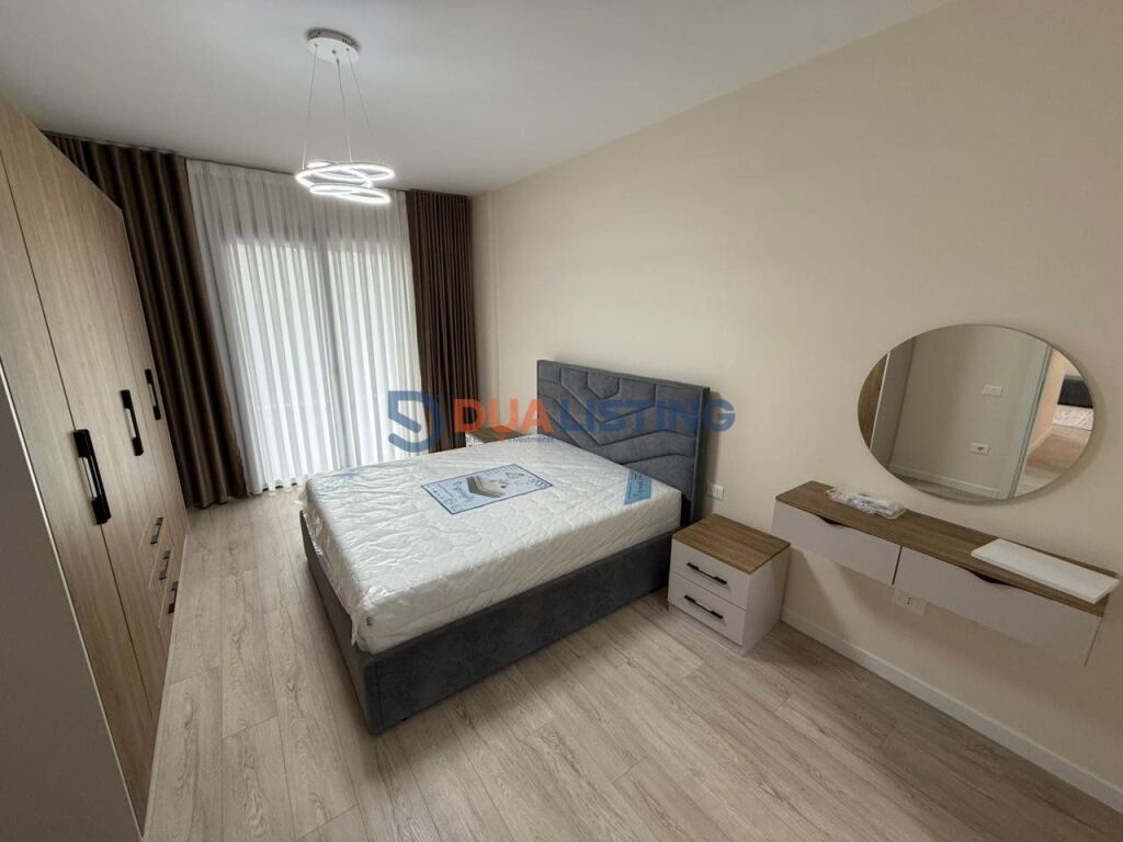 Affittiamo appartamento 2+1+2 con veranda e posto auto – Lago Secco