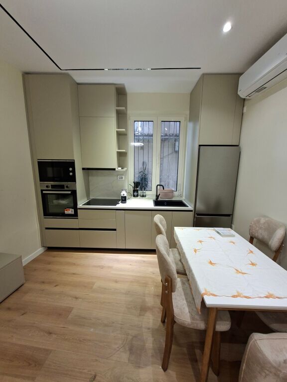 APARTAMENT 1+1 ME QIRA LULISHTE 1 MAJI ( stadiumi Dinamo)