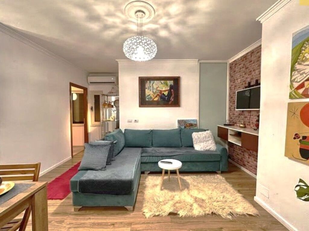 For sale, 2+1 Apartment, Zogu i Zi, Tirana.