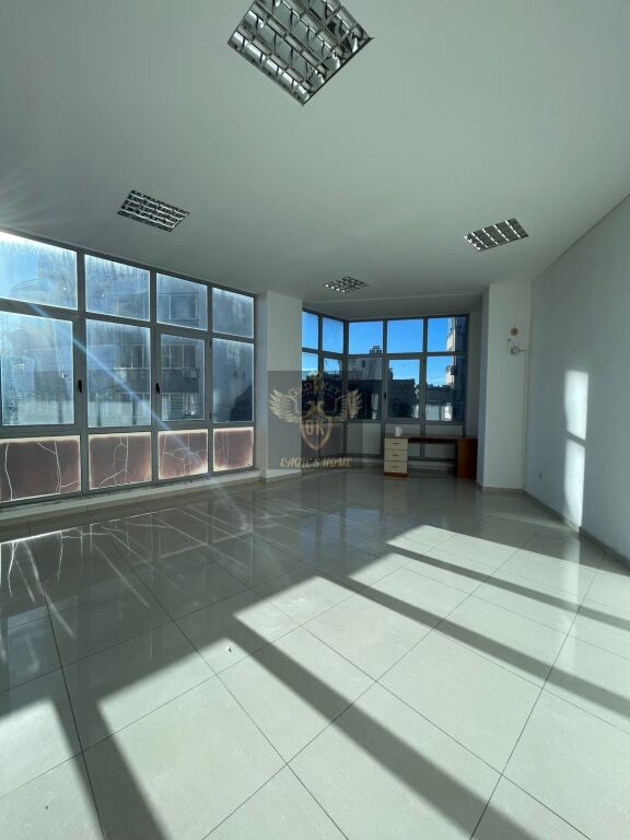 🏢 AMBIENT ME QERA – Pranë Albanian College Durres