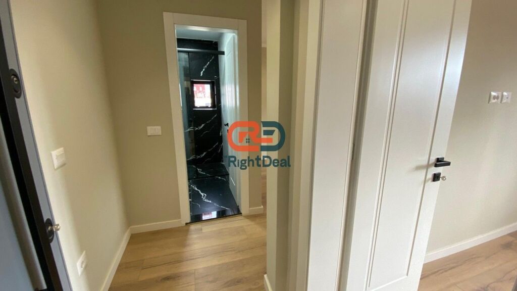 Tek 21-Dhjetori, Shitet Apartament 1+1 Me Planimetri Perfekte!!