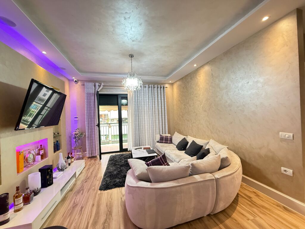 Aparament per Qera ne Astir