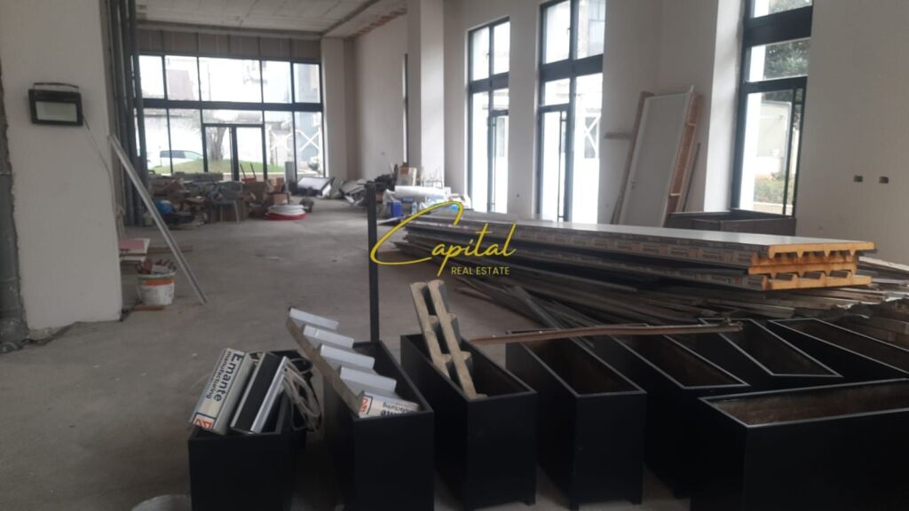 LOCALE COMMERCIALE IN VENDITA 365 M2 XHAMLLIKU 1.500.000 EURO