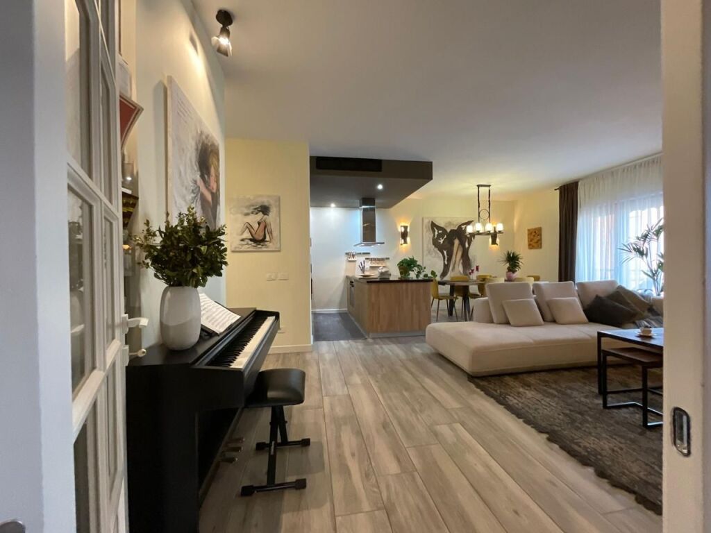 Apartsment 2+1 tek Kompleksi i Delijorgjit