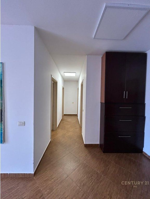 SHITET APARTAMENT 2+1+2 TEK OXHAKU