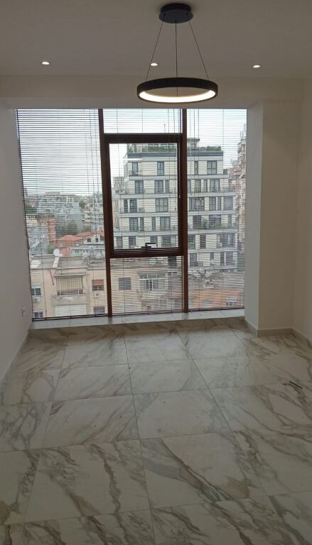 APARTAMENT 1+1 PER SHITJE TE RRUGA E KAVAJES