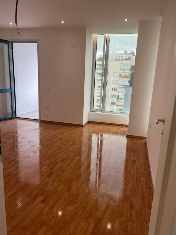 FOR SALE APARTMENT 3+1 ELBASANI STREET 350,000 EURO