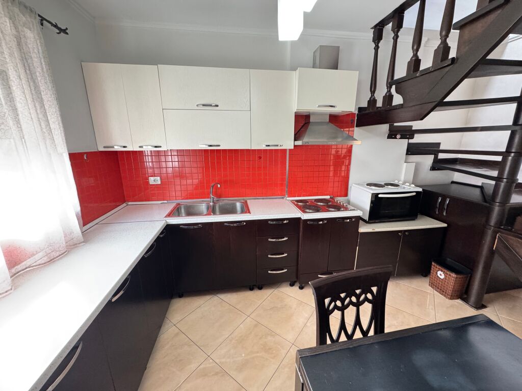 Shitet Duplex 3+1+2 Medreseja