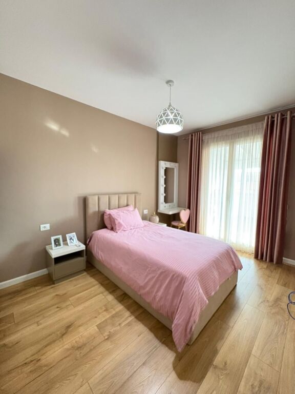 Apartament 2+1+2 për shitje Vila e Zogut Durres