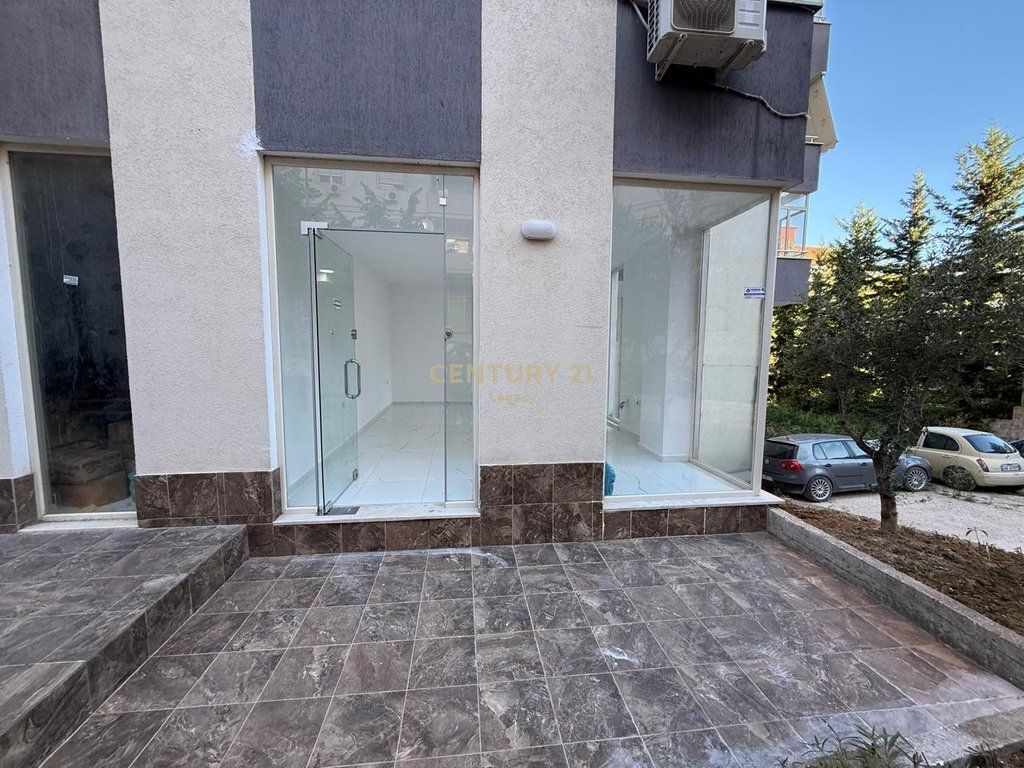 Business Premises for Rent – Near the Main Road Axis, Fresk 220 € /Month