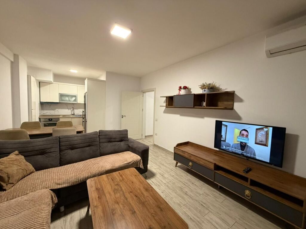 Apartament 1+1 per qira prane Concord Center tek Rruga 5-Maji.